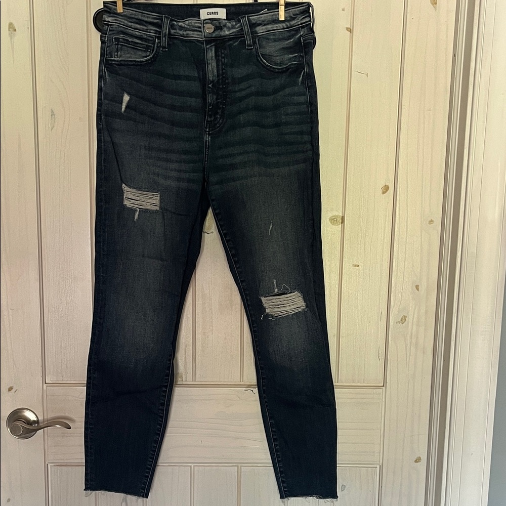 Distressed Women Jeans